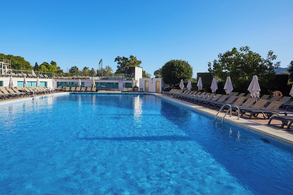 Sandos Benidorm Suites — Swimming pool in Benidorm, Valencian Community