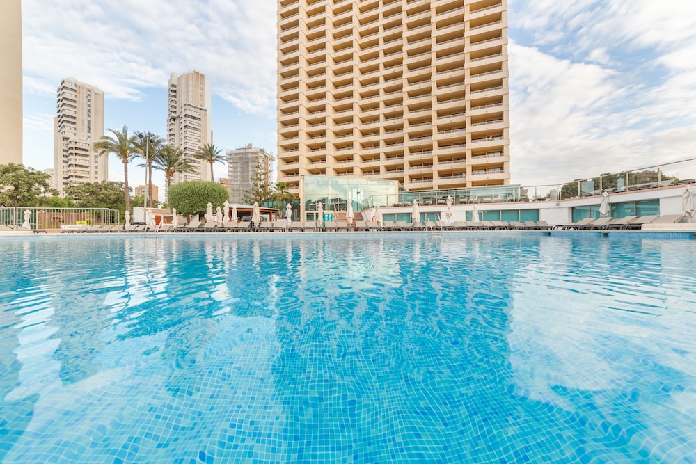 Sandos Benidorm Suites — Swimming pool in Benidorm, Valencian Community