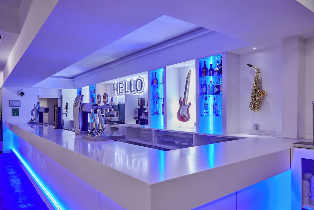 Sandos Benidorm Suites — Restaurant & bars in Benidorm, Valencian Community