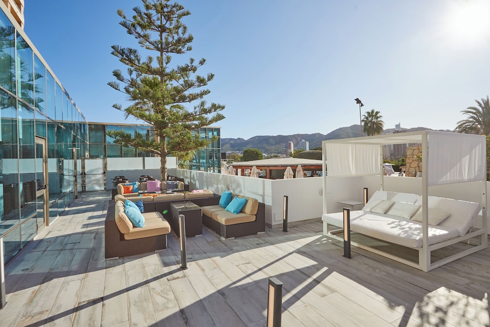Sandos Benidorm Suites — Restaurant & bars in Benidorm, Valencian Community