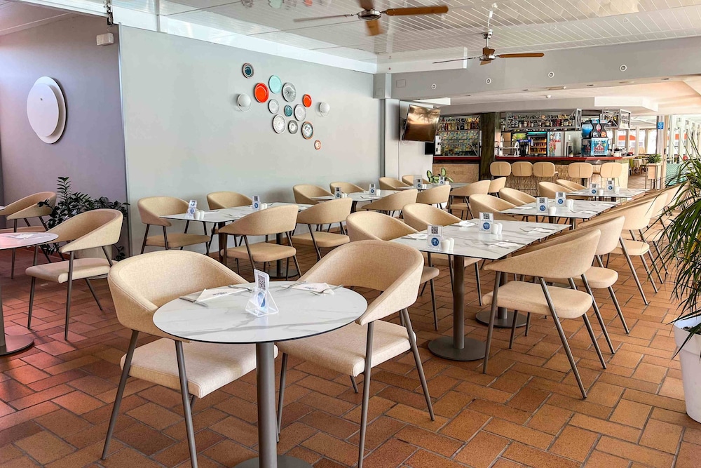 Bungalows Cordial Green Golf — Restaurant & bars in Maspalomas, Canary Islands