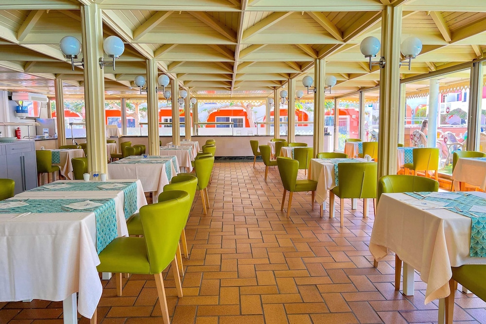 Bungalows Cordial Green Golf — Restaurant & bars in Maspalomas, Canary Islands