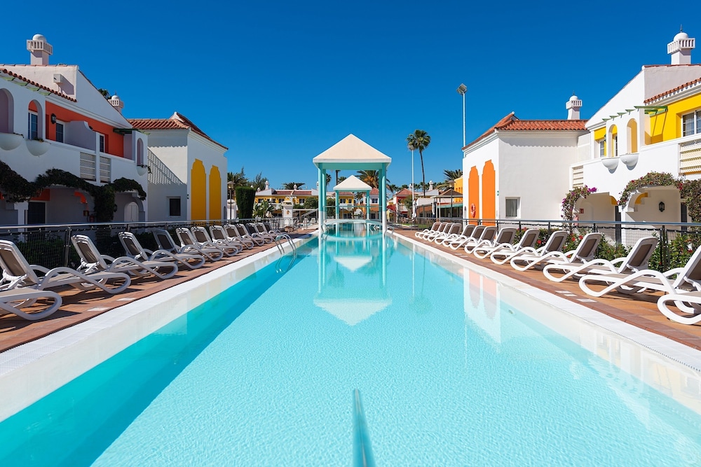 Bungalows Cordial Green Golf — Swimming pool in Maspalomas, Canary Islands