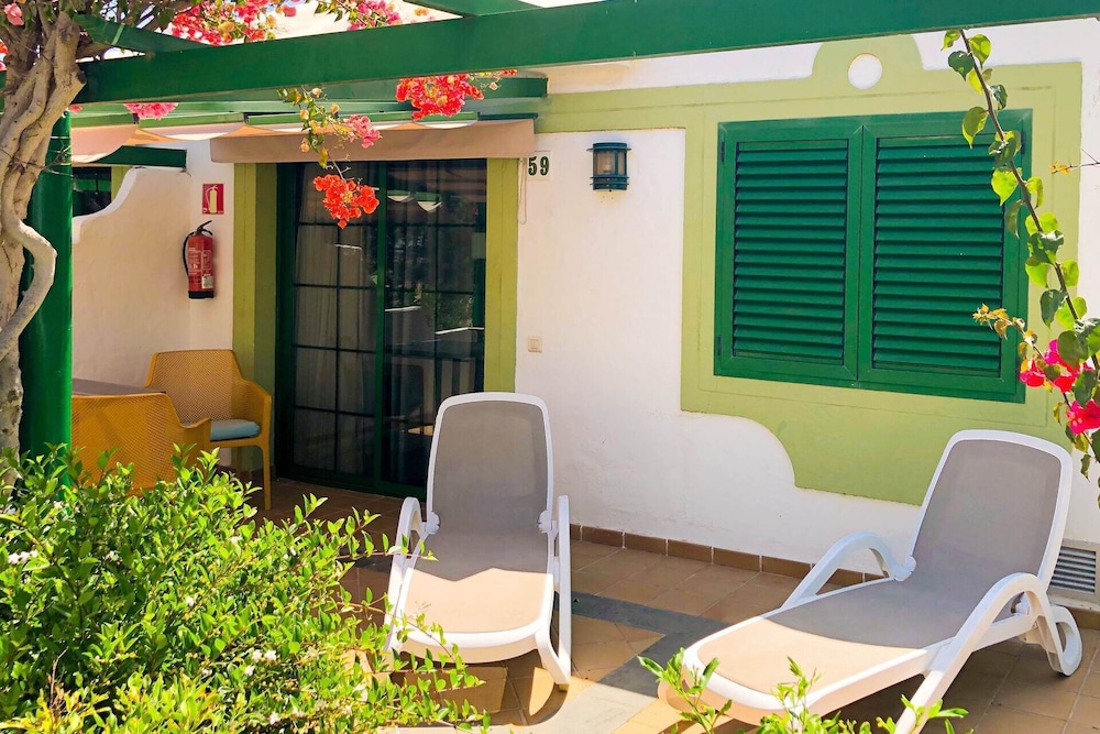 Bungalows Cordial Sandy Golf — Hotel building in Maspalomas, Canary Islands