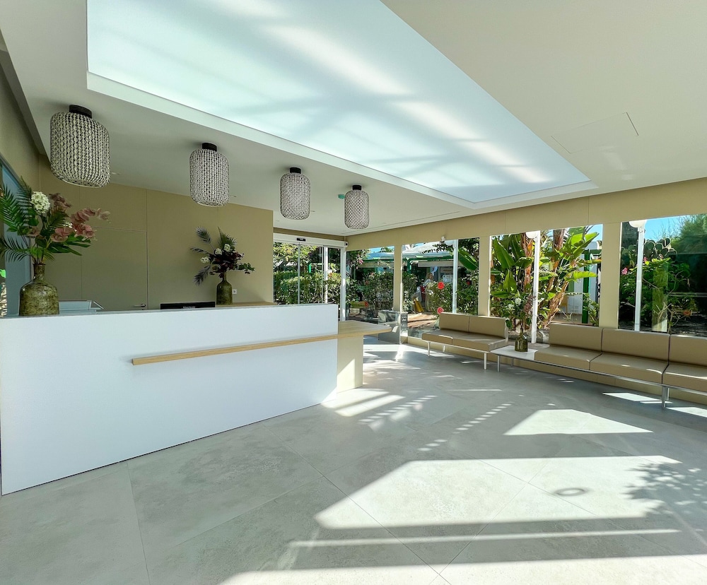 Bungalows Cordial Sandy Golf — Hotel building in Maspalomas, Canary Islands