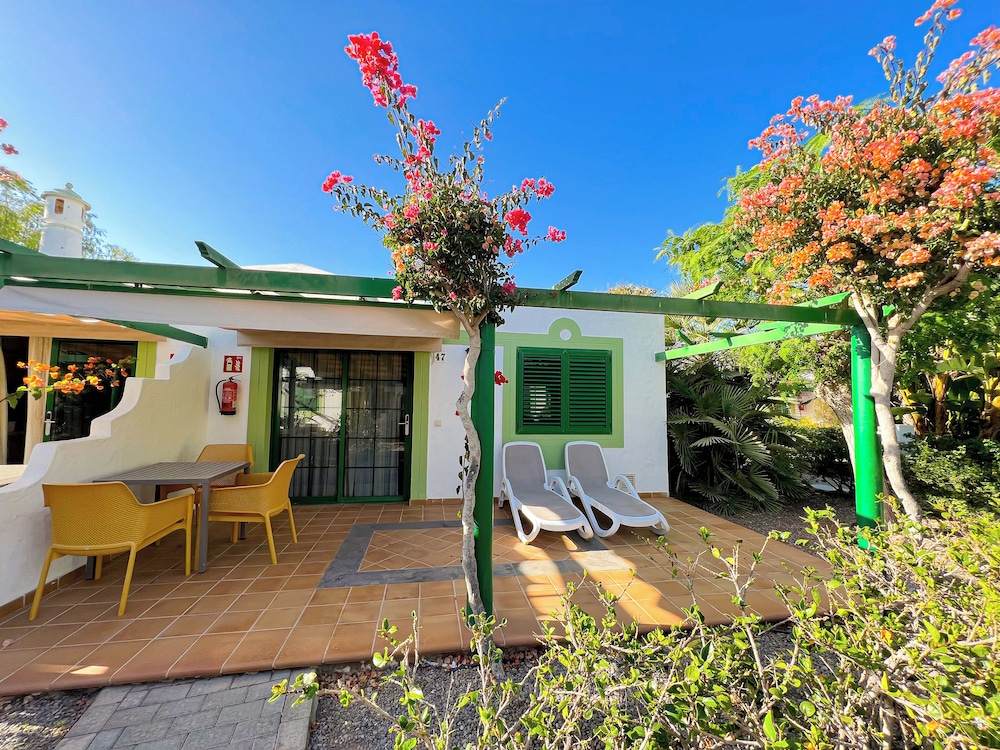 Bungalows Cordial Sandy Golf — Hotel building in Maspalomas, Canary Islands