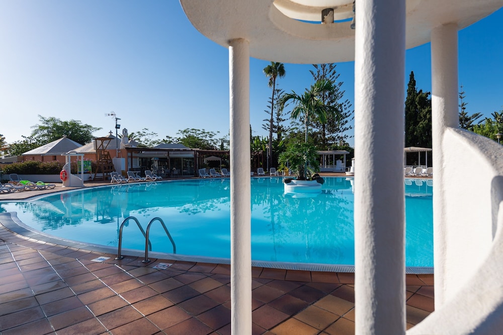 Bungalows Cordial Sandy Golf — Swimming pool in Maspalomas, Canary Islands