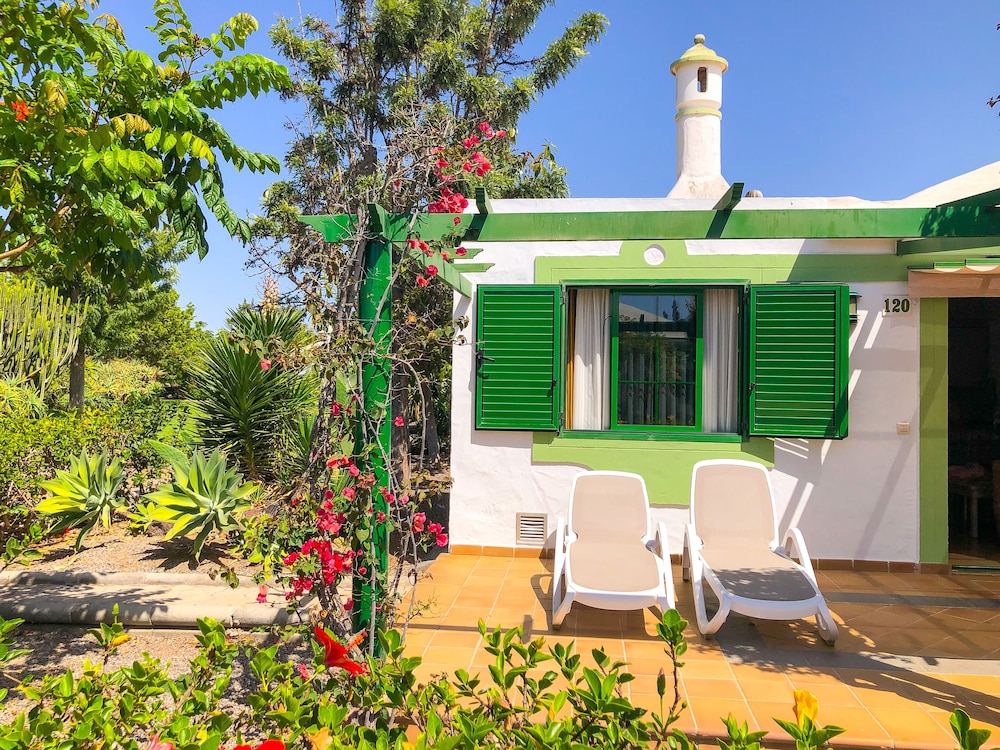 Bungalows Cordial Sandy Golf — Hotel building in Maspalomas, Canary Islands