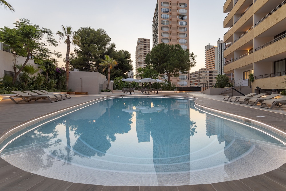 Halley Hotel & Apartments Affiliated by Meliá — Swimming pool in Benidorm, Valencian Community