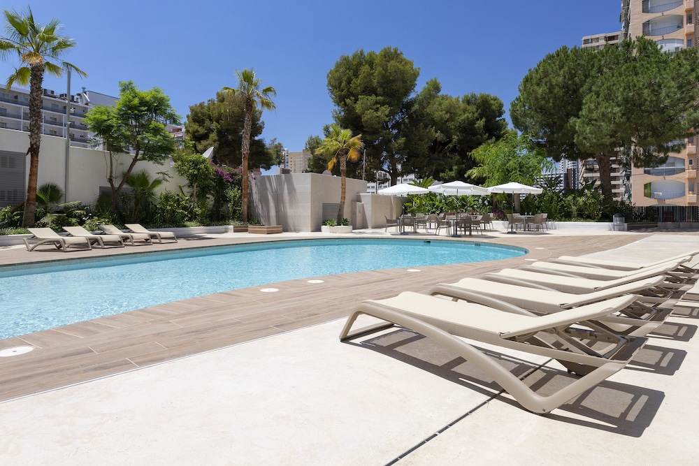 Halley Hotel & Apartments Affiliated by Meliá — Swimming pool in Benidorm, Valencian Community
