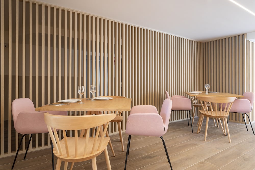 Halley Hotel & Apartments Affiliated by Meliá — Restaurant & bars in Benidorm, Valencian Community
