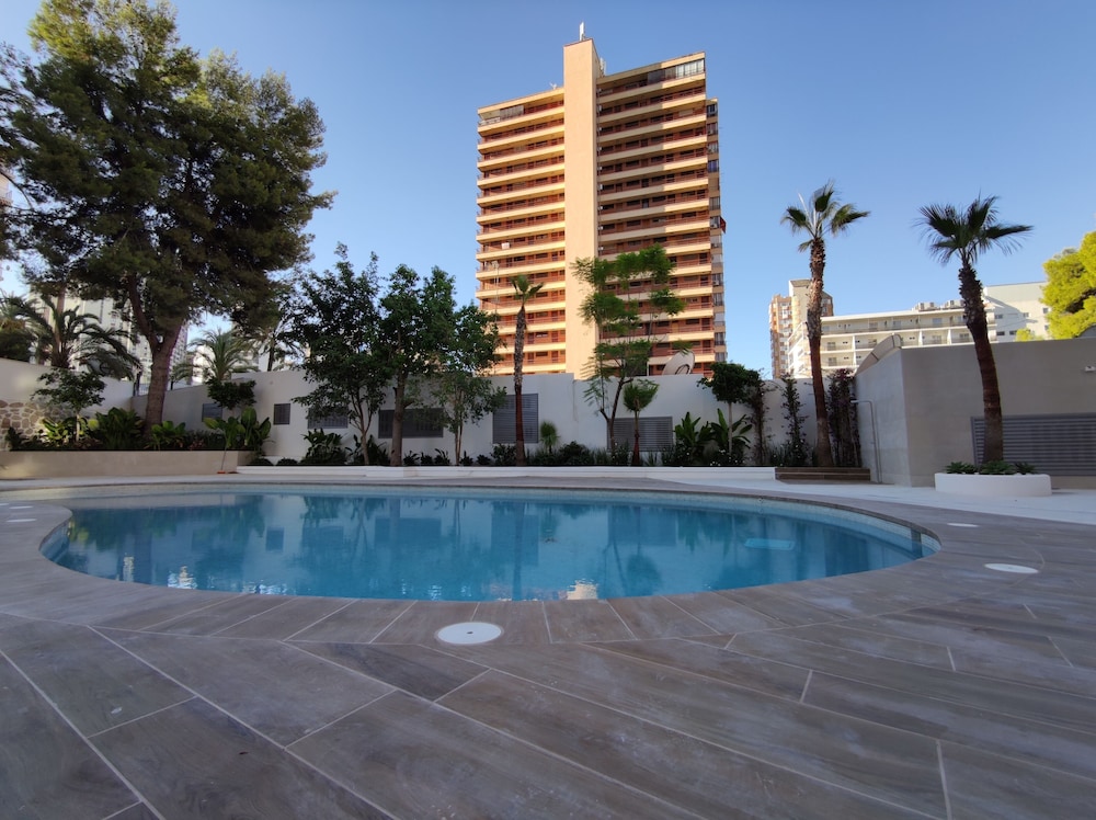 Halley Hotel & Apartments Affiliated by Meliá — Swimming pool in Benidorm, Valencian Community