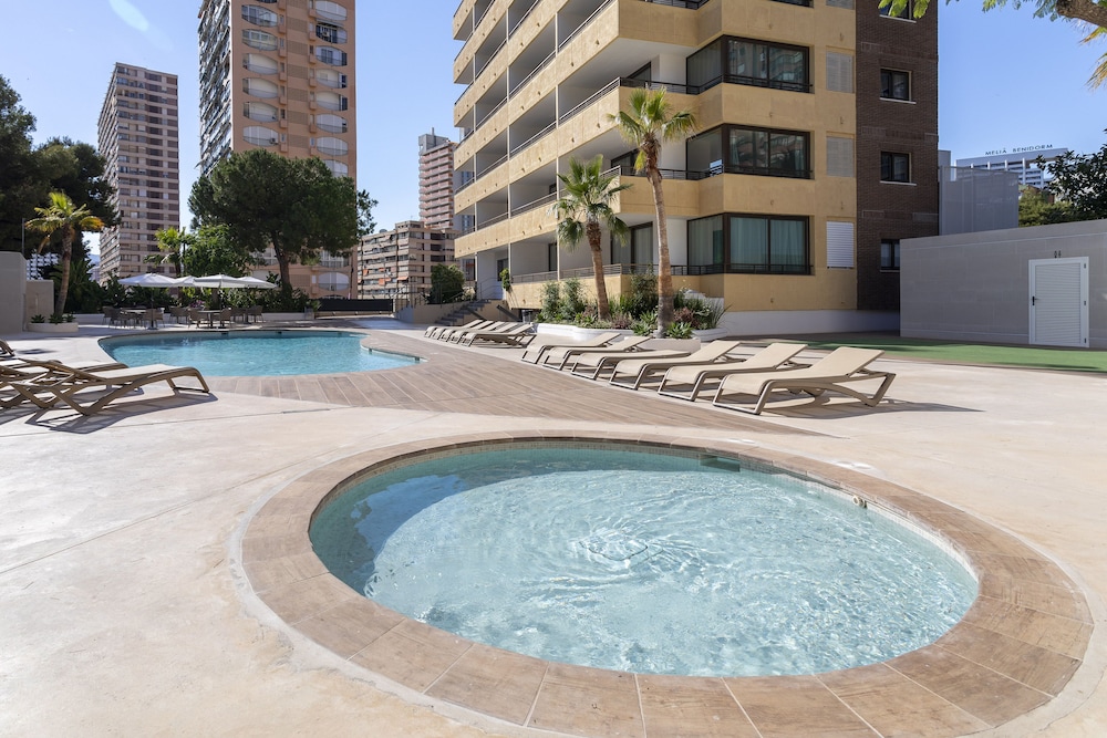 Halley Hotel & Apartments Affiliated by Meliá — Swimming pool in Benidorm, Valencian Community
