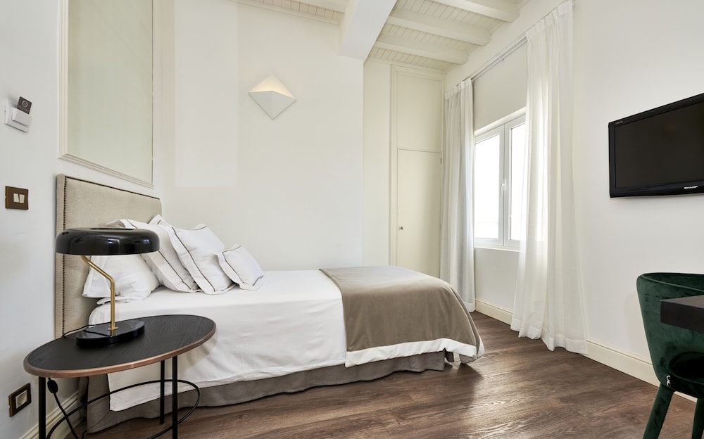 Hoposa Hotel Daina - Adults Only — Hotel rooms in Puerto Pollensa, Balearic Islands