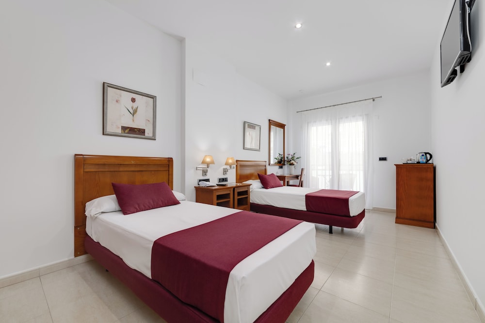 Hotel Daniya Denia — Hotel rooms in Denia, Valencian Community