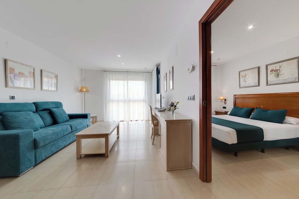 Hotel Daniya Denia — Hotel rooms in Denia, Valencian Community