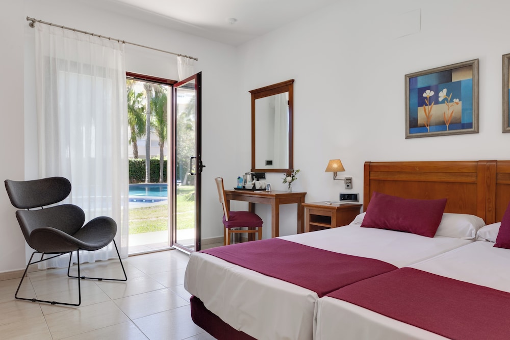 Hotel Daniya Denia — Hotel rooms in Denia, Valencian Community