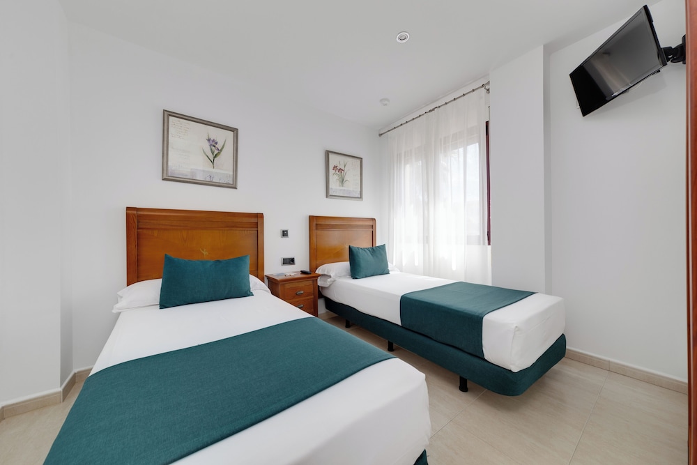 Hotel Daniya Denia — Hotel rooms in Denia, Valencian Community
