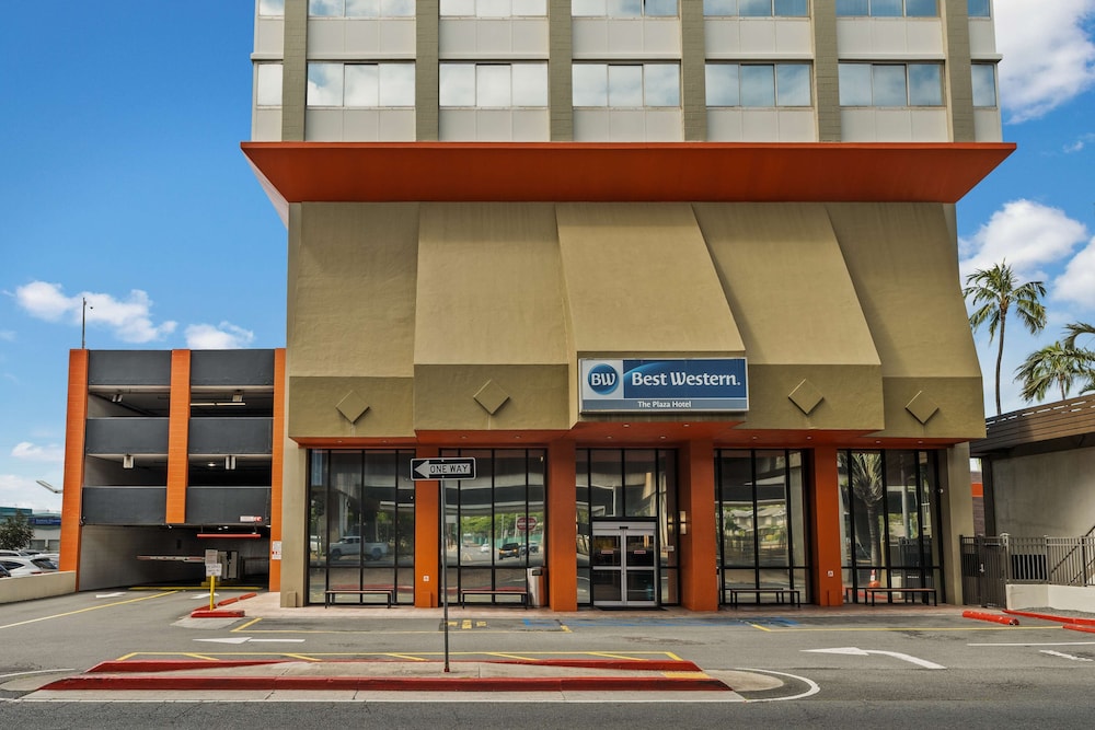 Best Western The Plaza Hotel Honolulu Airport - Free Breakfast — Hotel building in Honolulu, Hawaii
