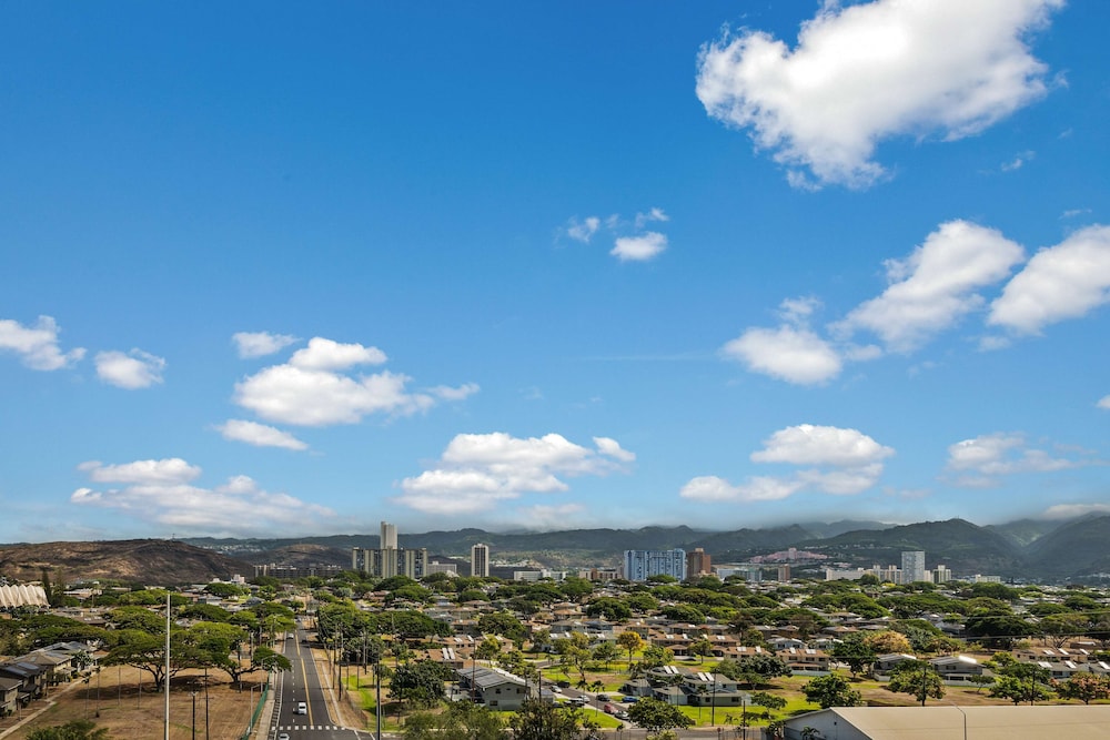 Best Western The Plaza Hotel Honolulu Airport - Free Breakfast — Attractions in the area in Honolulu, Hawaii