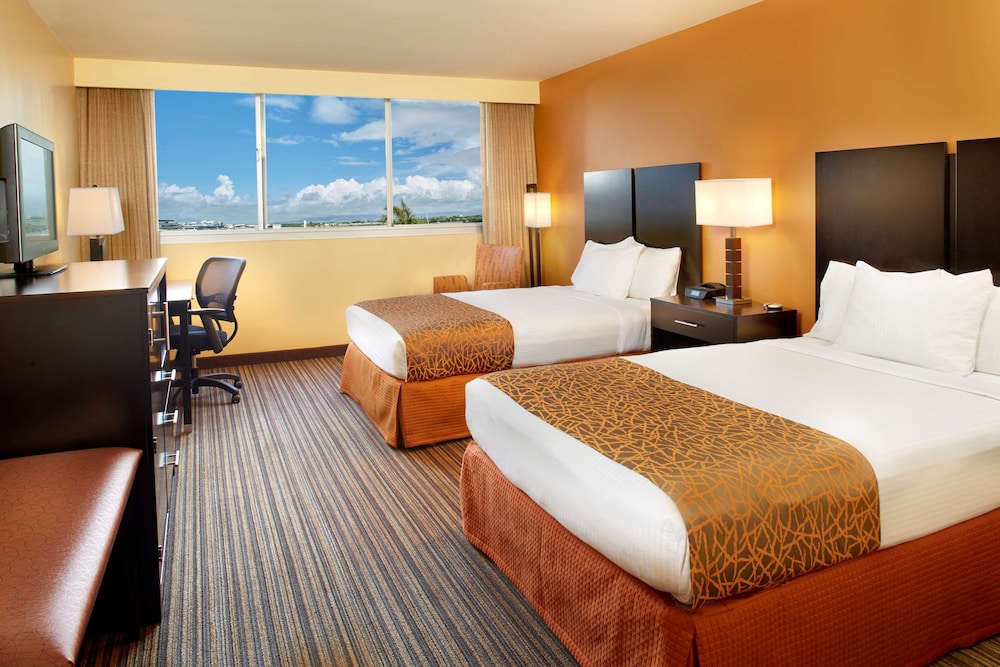 Best Western The Plaza Hotel Honolulu Airport - Free Breakfast — Hotel rooms in Honolulu, Hawaii