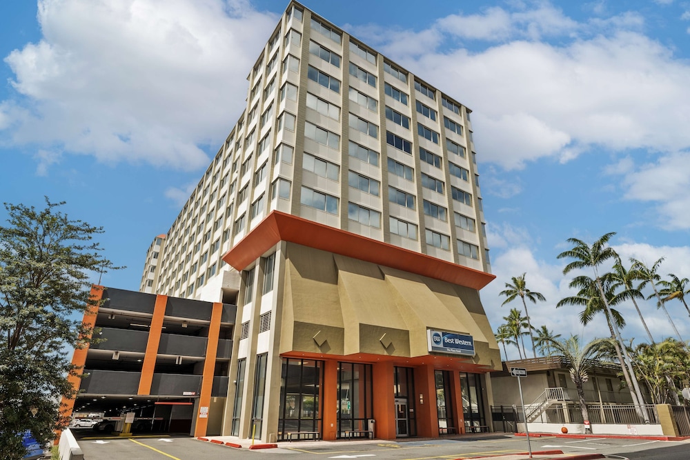Best Western The Plaza Hotel Honolulu Airport - Free Breakfast — Hotel building in Honolulu, Hawaii