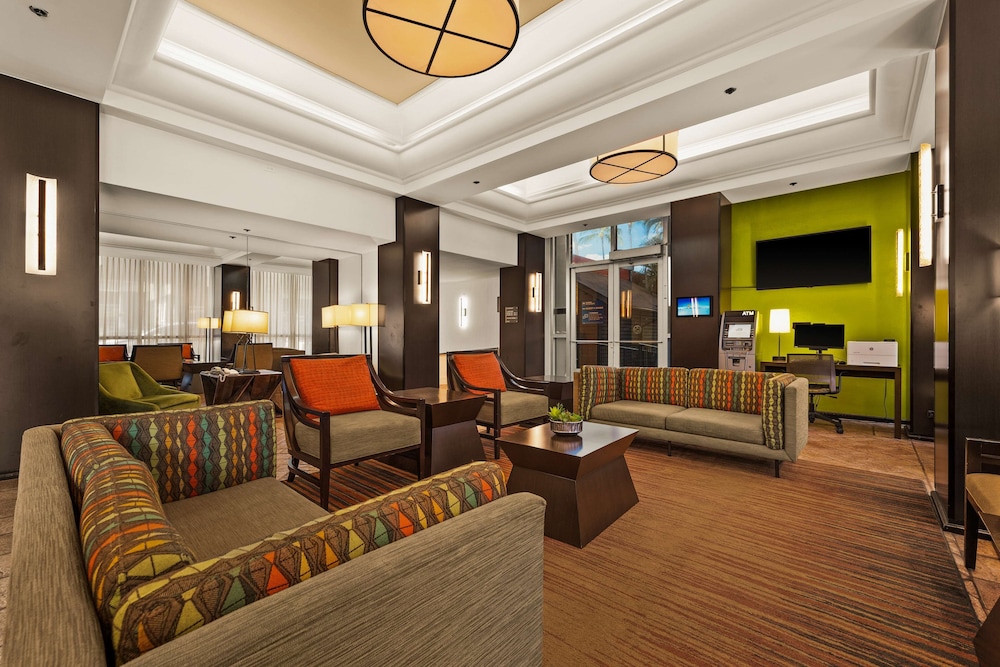 Best Western The Plaza Hotel Honolulu Airport - Free Breakfast — Hotel building in Honolulu, Hawaii