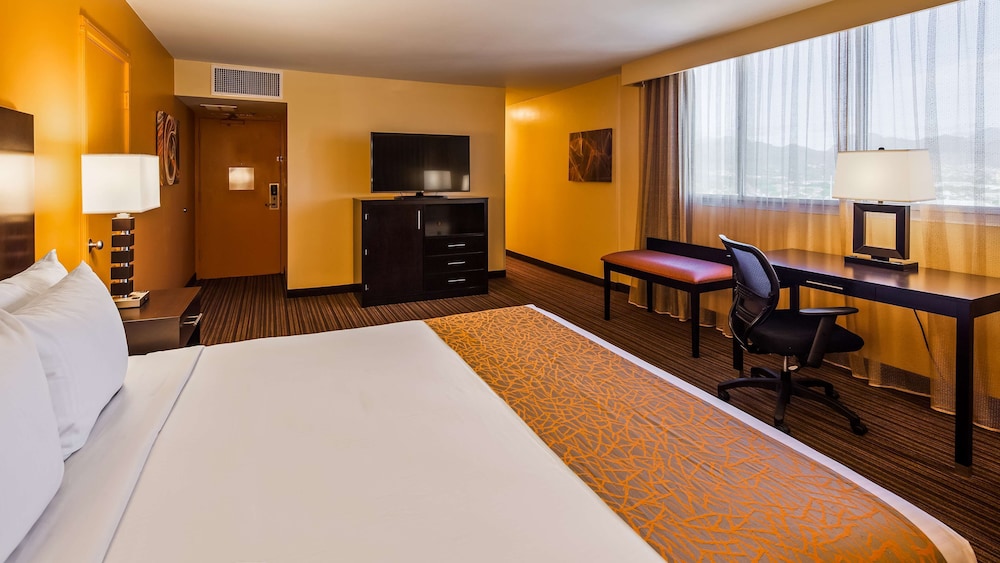 Best Western The Plaza Hotel Honolulu Airport - Free Breakfast — Hotel rooms in Honolulu, Hawaii