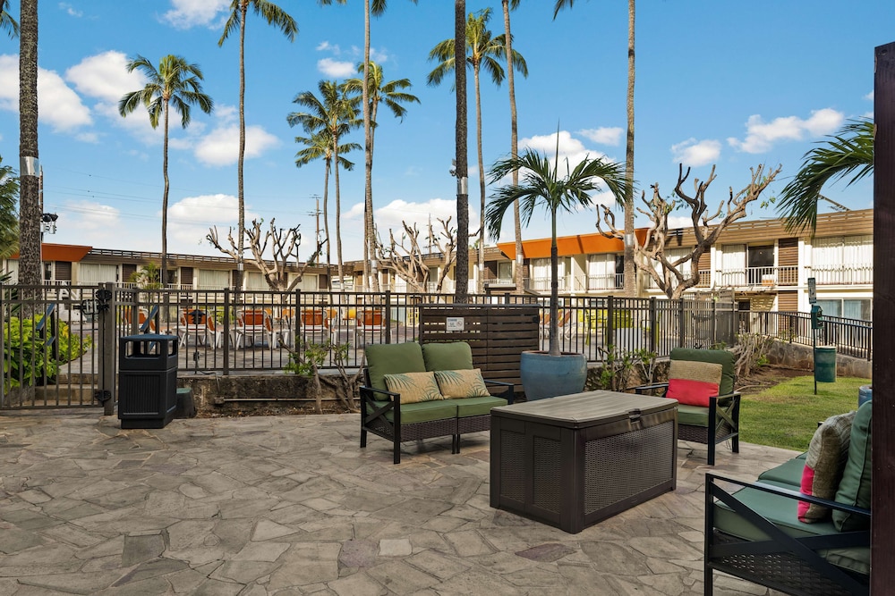 Best Western The Plaza Hotel Honolulu Airport - Free Breakfast — Hotel building in Honolulu, Hawaii