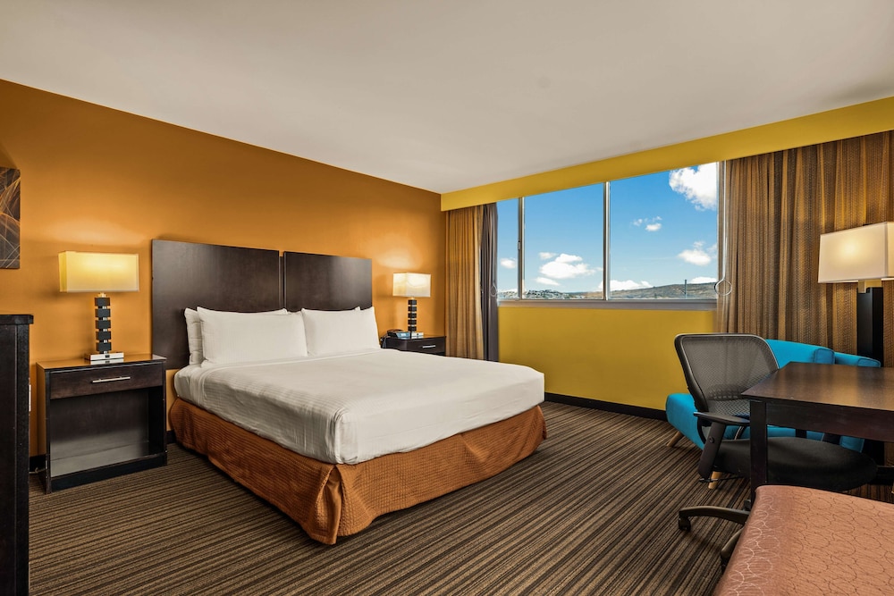 Best Western The Plaza Hotel Honolulu Airport - Free Breakfast — Hotel rooms in Honolulu, Hawaii