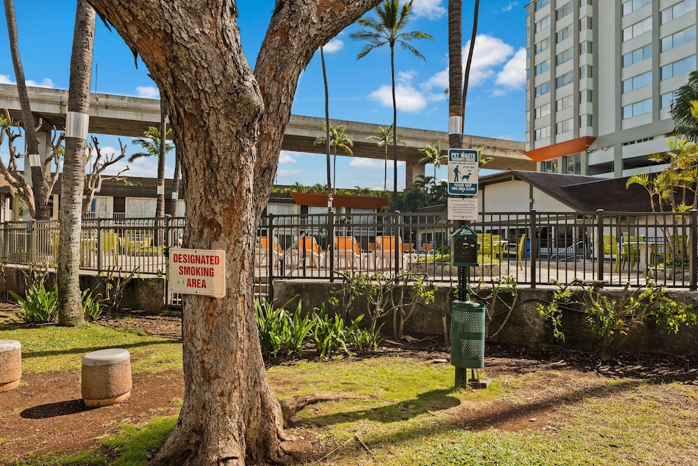 Best Western The Plaza Hotel Honolulu Airport - Free Breakfast — Attractions in the area in Honolulu, Hawaii