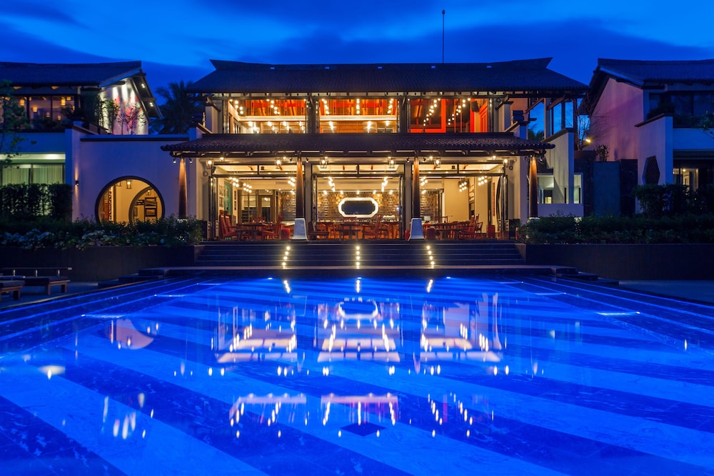 Baba Beach Club Phuket Natai Luxury Pool Villa Hotel by Sri panwa — Hotel building in Khok Klo, Phang Nga