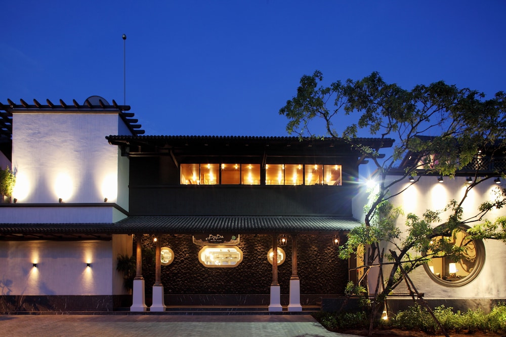 Baba Beach Club Phuket Natai Luxury Pool Villa Hotel by Sri panwa — Hotel building in Khok Klo, Phang Nga