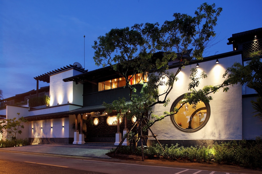 Baba Beach Club Phuket Natai Luxury Pool Villa Hotel by Sri panwa — Hotel building in Khok Klo, Phang Nga