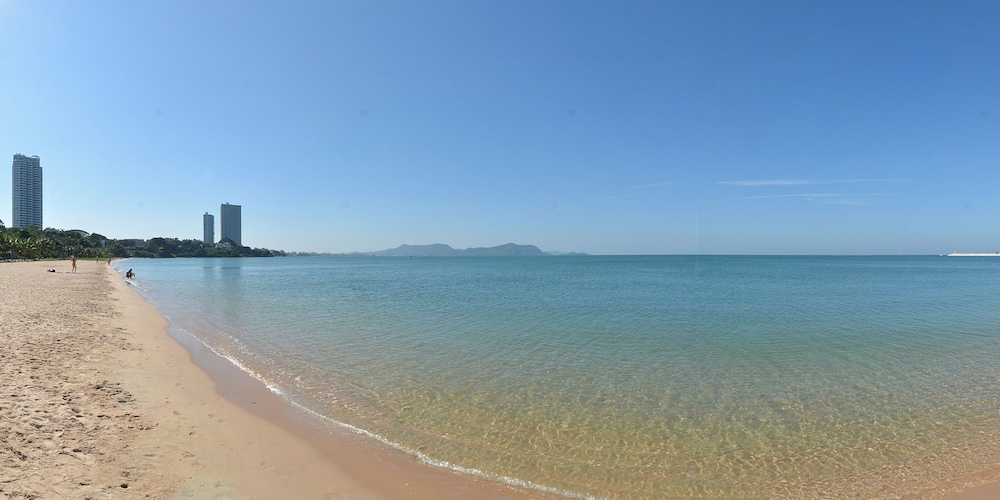 Seaphere Pattaya Hotel — Beach in Sattahip, Chonburi