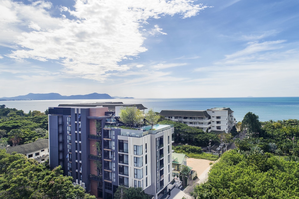 Seaphere Pattaya Hotel — Hotel building in Sattahip, Chonburi
