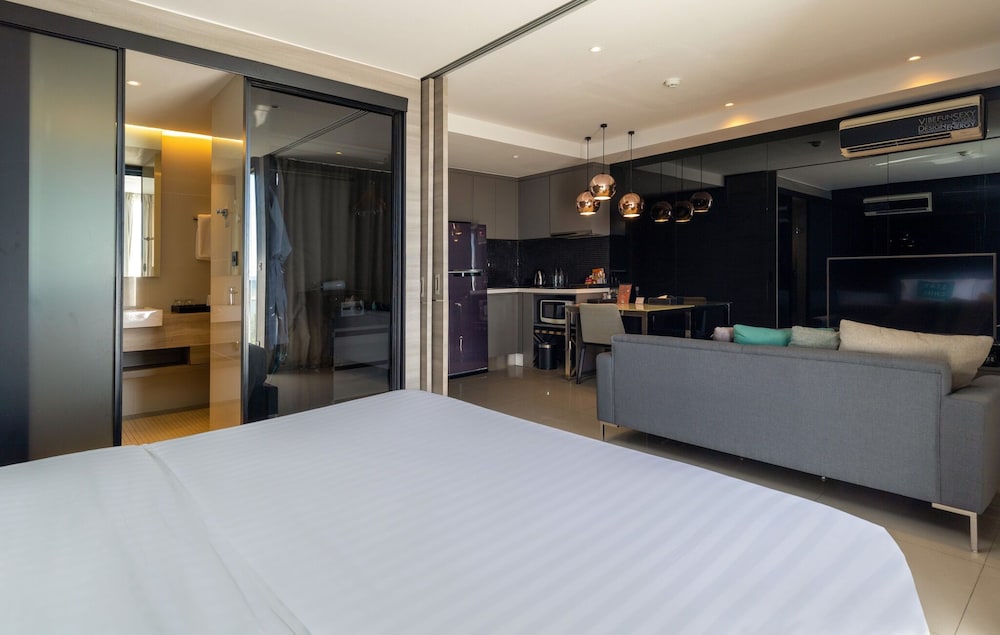 Seaphere Pattaya Hotel — Hotel rooms in Sattahip, Chonburi