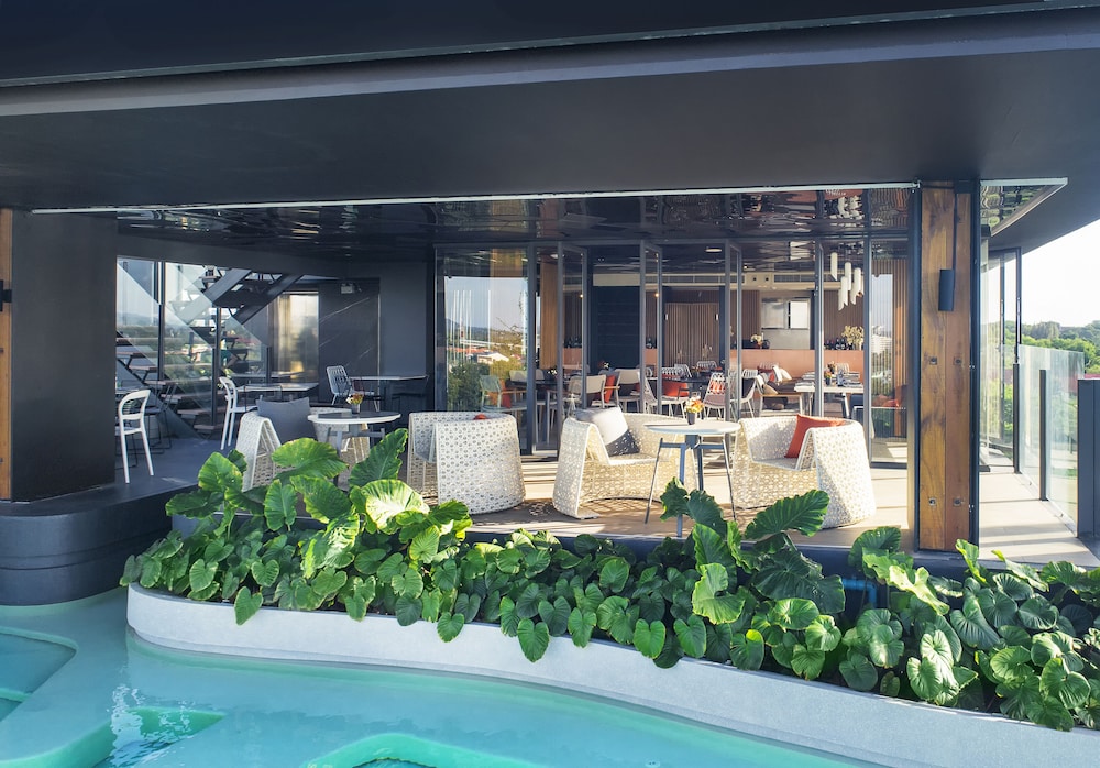 Seaphere Pattaya Hotel — Restaurant & bars in Sattahip, Chonburi
