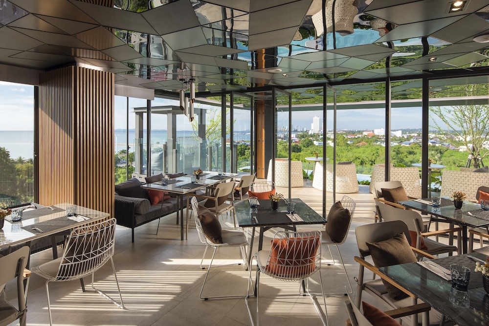 Seaphere Pattaya Hotel — Restaurant & bars in Sattahip, Chonburi