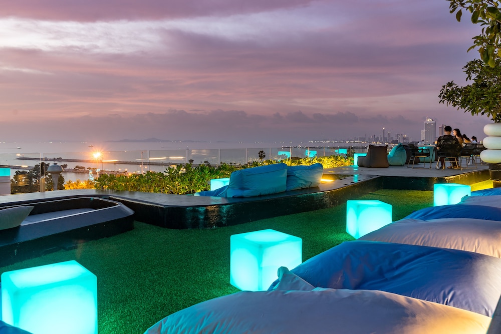 Seaphere Pattaya Hotel — Restaurant & bars in Sattahip, Chonburi