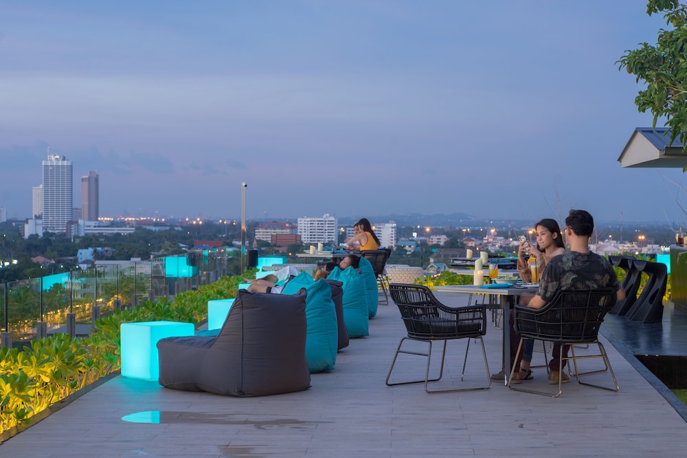Seaphere Pattaya Hotel — Restaurant & bars in Sattahip, Chonburi