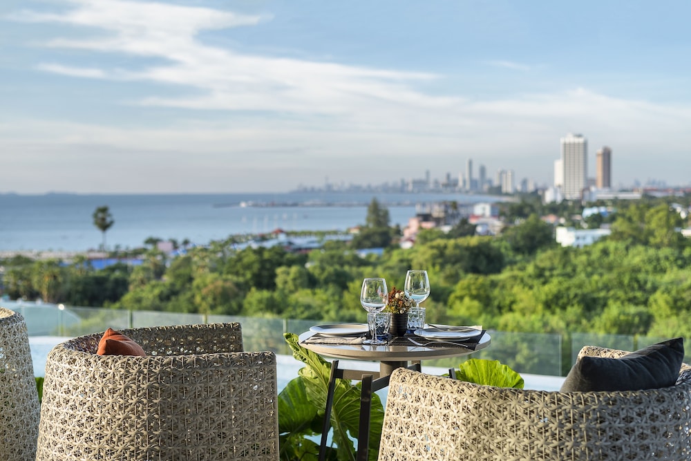 Seaphere Pattaya Hotel — Restaurant & bars in Sattahip, Chonburi