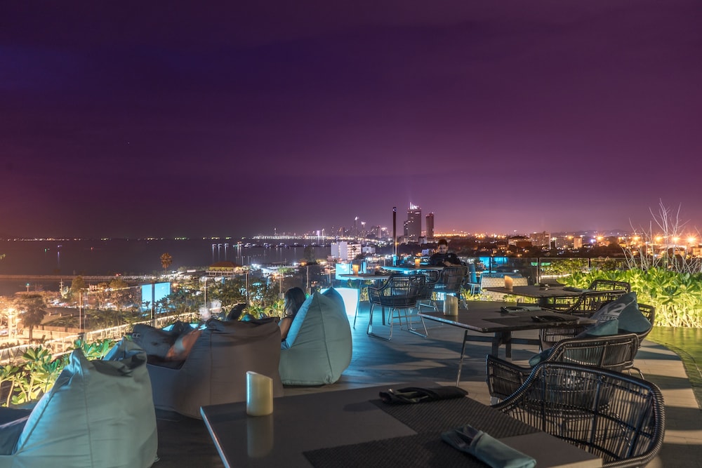 Seaphere Pattaya Hotel — Restaurant & bars in Sattahip, Chonburi