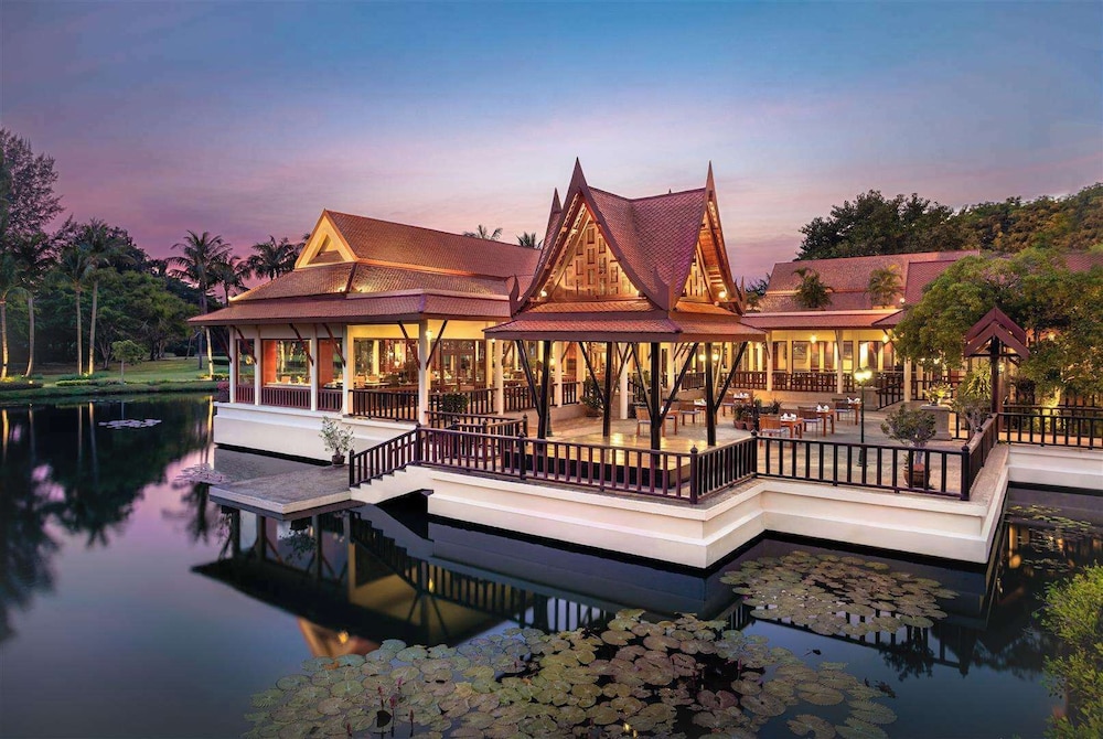 Dusit Thani Hua Hin — Hotel building in Cha Am, Phetchaburi