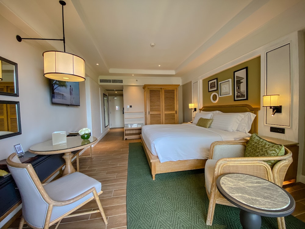 Dusit Thani Hua Hin — Hotel rooms in Cha Am, Phetchaburi