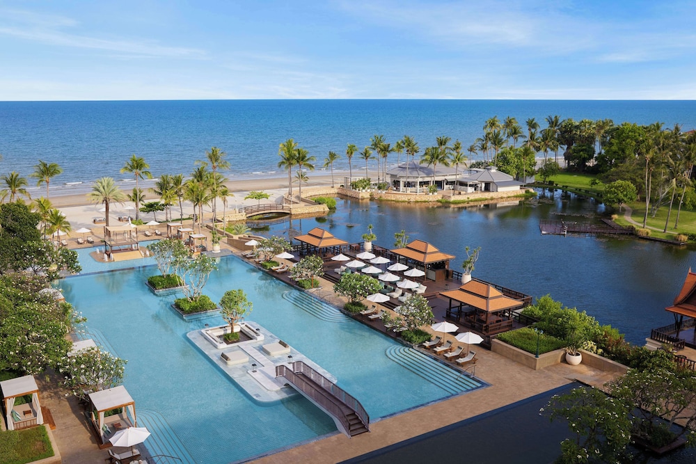 Dusit Thani Hua Hin — Swimming pool in Cha Am, Phetchaburi