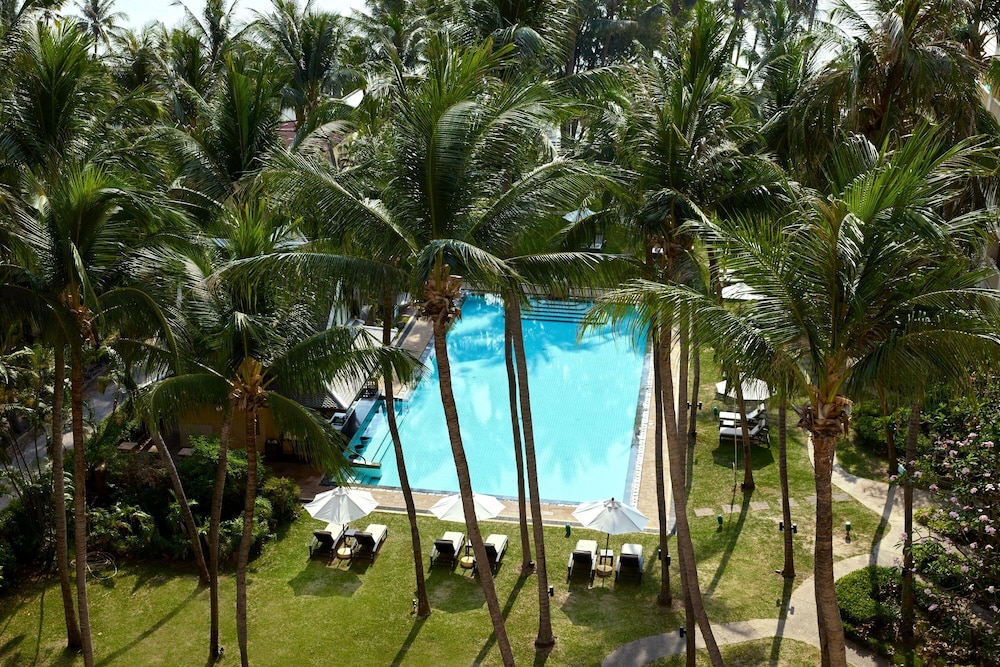 Dusit Thani Hua Hin — Swimming pool in Cha Am, Phetchaburi