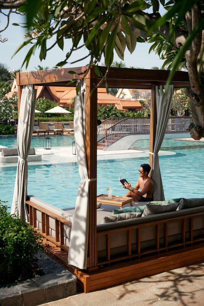 Dusit Thani Hua Hin — Swimming pool in Cha Am, Phetchaburi