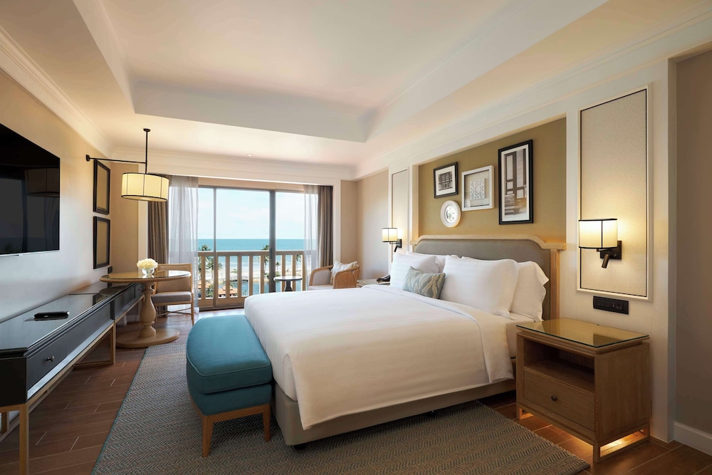 Dusit Thani Hua Hin — Hotel rooms in Cha Am, Phetchaburi