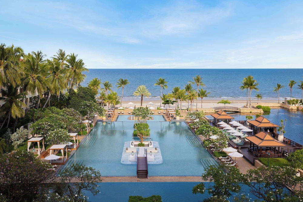 Dusit Thani Hua Hin — Swimming pool in Cha Am, Phetchaburi